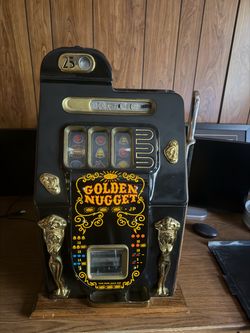 Vintage slot machine - 25cent Golden Nugget
