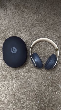 Beats Studio3 in Gold and Gray w/ Case