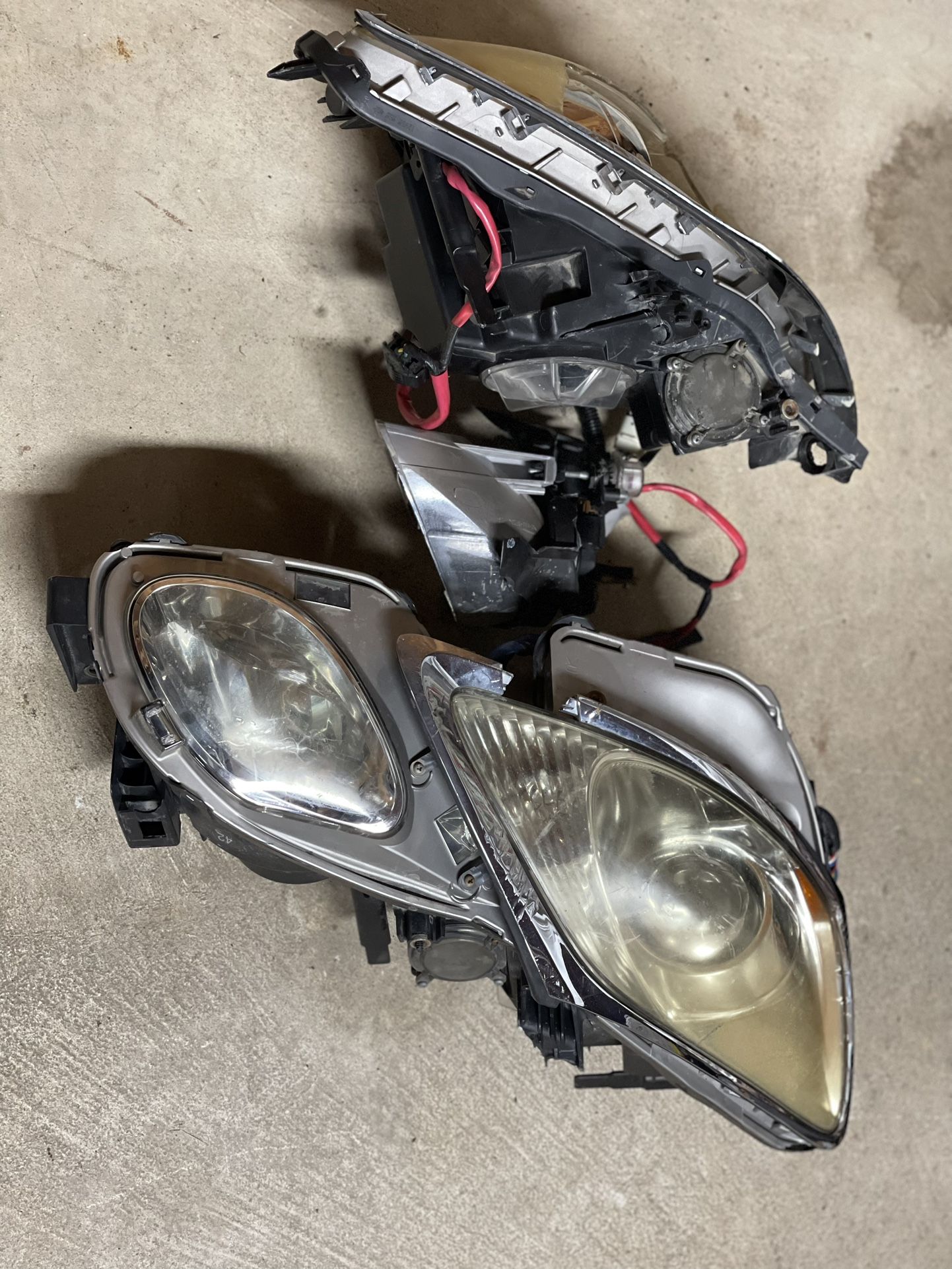 2005-2012 Lexus GS-350 headlight