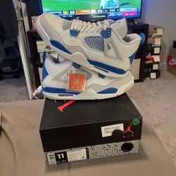 Jordan 4 Retro Military Blue Size 11 (brand New With Tag)