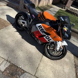 2005 Honda Fireblade