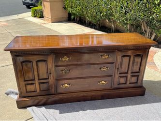 Ethan Allen  credenza buffet sideboard