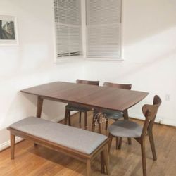 Alfredo Natural Walnut Dining Room Set
Coaster$10 Down Payment And Financing Available