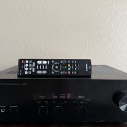 Yamaha R-S202 Stereo receiver with Bluetooth + remote