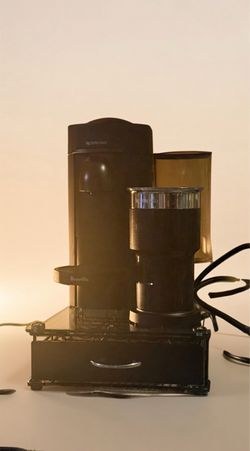 Nesspresso virtuo   Like  new