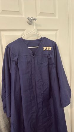 Fiu Grad Gown