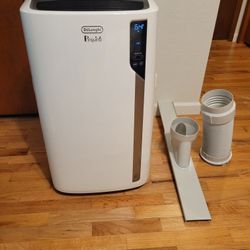 De'Longhi Pinguino 4-in-1: Air Conditioner, Heater, Dehumidifier, and Fan