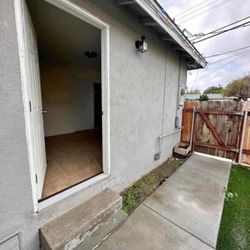 1 Bedroom Own Exit And Bathroom 