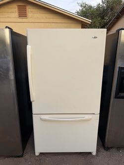 Amana White Top Fridge Bottom Freezer Refrigerator For Sale $240 Or Best Offer