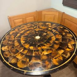Round Dining Table 