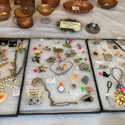Vintage Jewelry Downsizing Some Of My Jewelry Cash/Venmo Pickup White Bear Lake