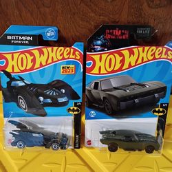 Hot Wheels Batmobile Combo 