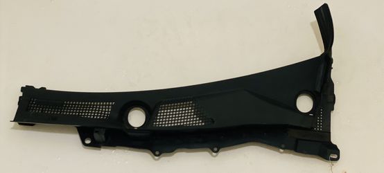 07-13 INFINITI G37 OEM LEFT FRONT WINDSHIELD WIPER TRIM COWL PANEL GRILLE
