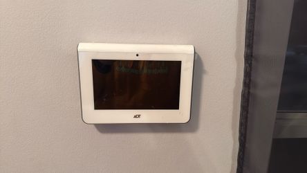 ADT7AIO-2 All In One 7-IN Touch Screen Security System