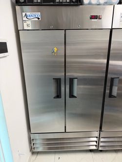 Avantco 178A35RHC 2dr. S/S Reach-In Refrigerator on Casters $1800 New