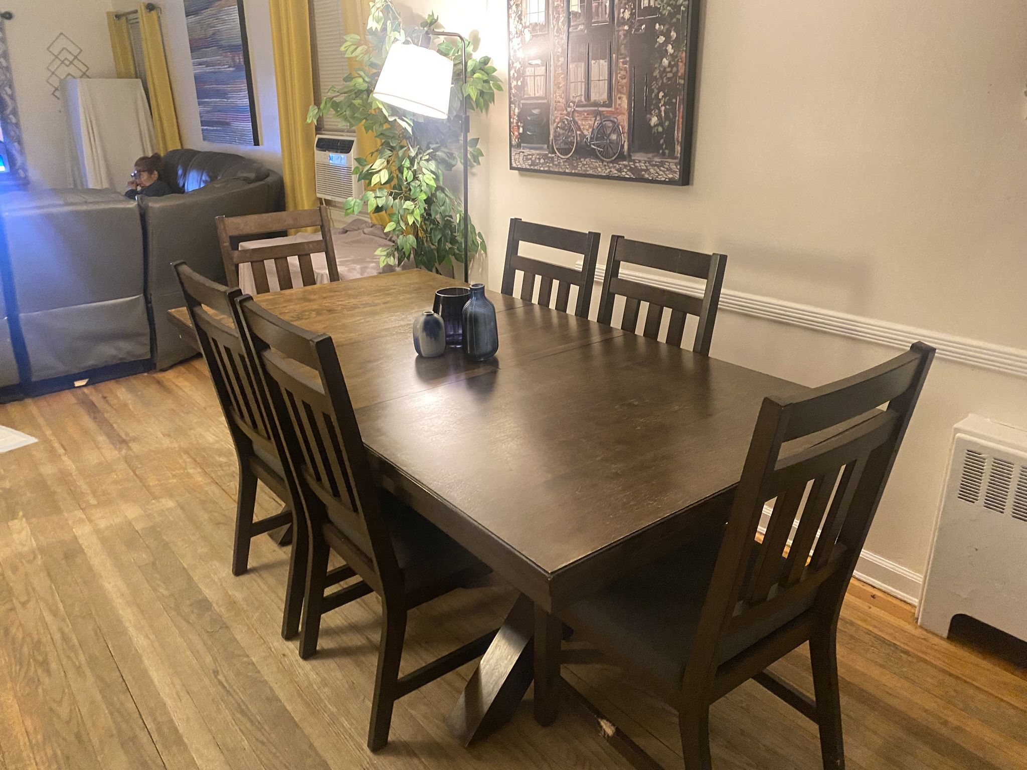 6 People Dining Table And chairs