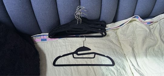 flocked velvet multi-loop accessory/garment hangers
