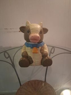Vintage Adorable Cow Ceramic Cookie Jar.