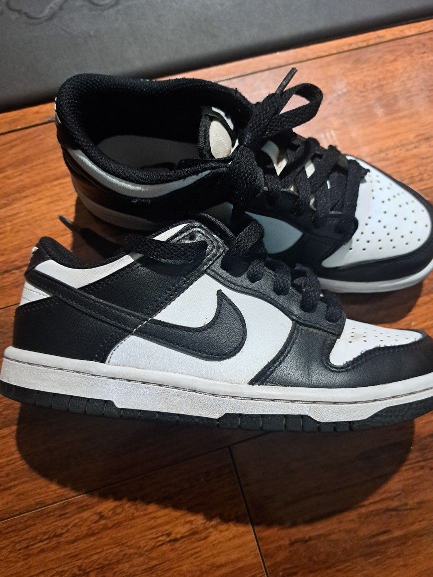 Shoes Nike Size 3.5y