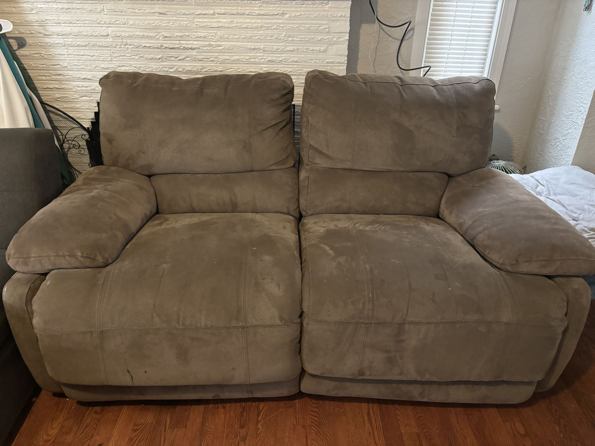 Reclining Loveseat/couch 
