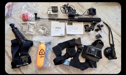 GoPro Hero4 Silver Camera Bundle with Insignia Accessories & Mounts