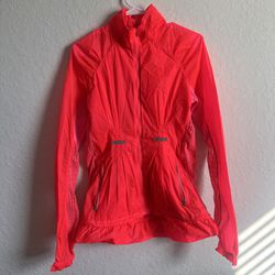 Lululemon Run Wild Jacket Womens Wind Water Resistant Size 8 Long Sleeves  Pink for Sale in San Antonio, TX - OfferUp