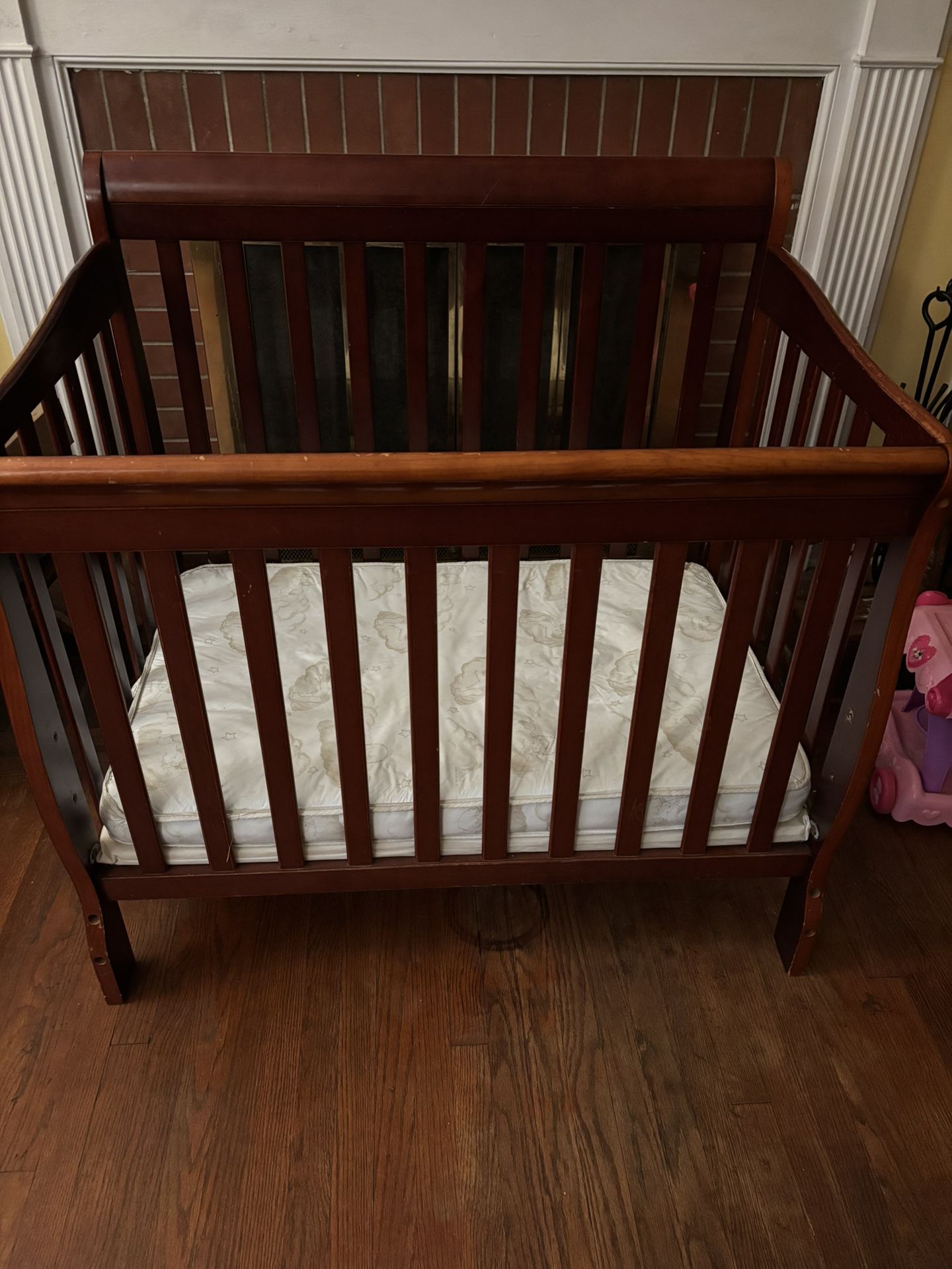 Mini crib
