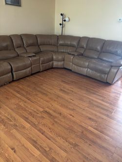 Leather Sofa/Couch/Recliner