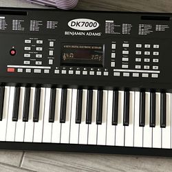 Benjamin Adam’s Portable Keyboard Dk 7000