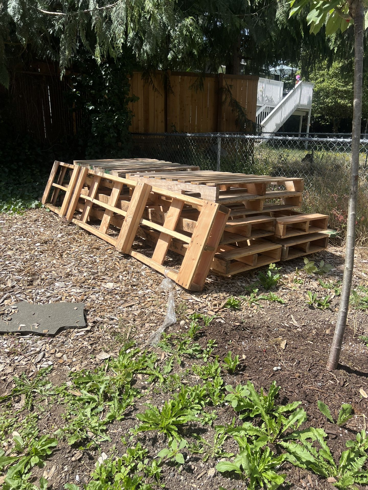 Pallets (FREE)