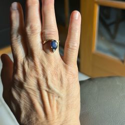 Sensational Sapphire &Diamond Ring