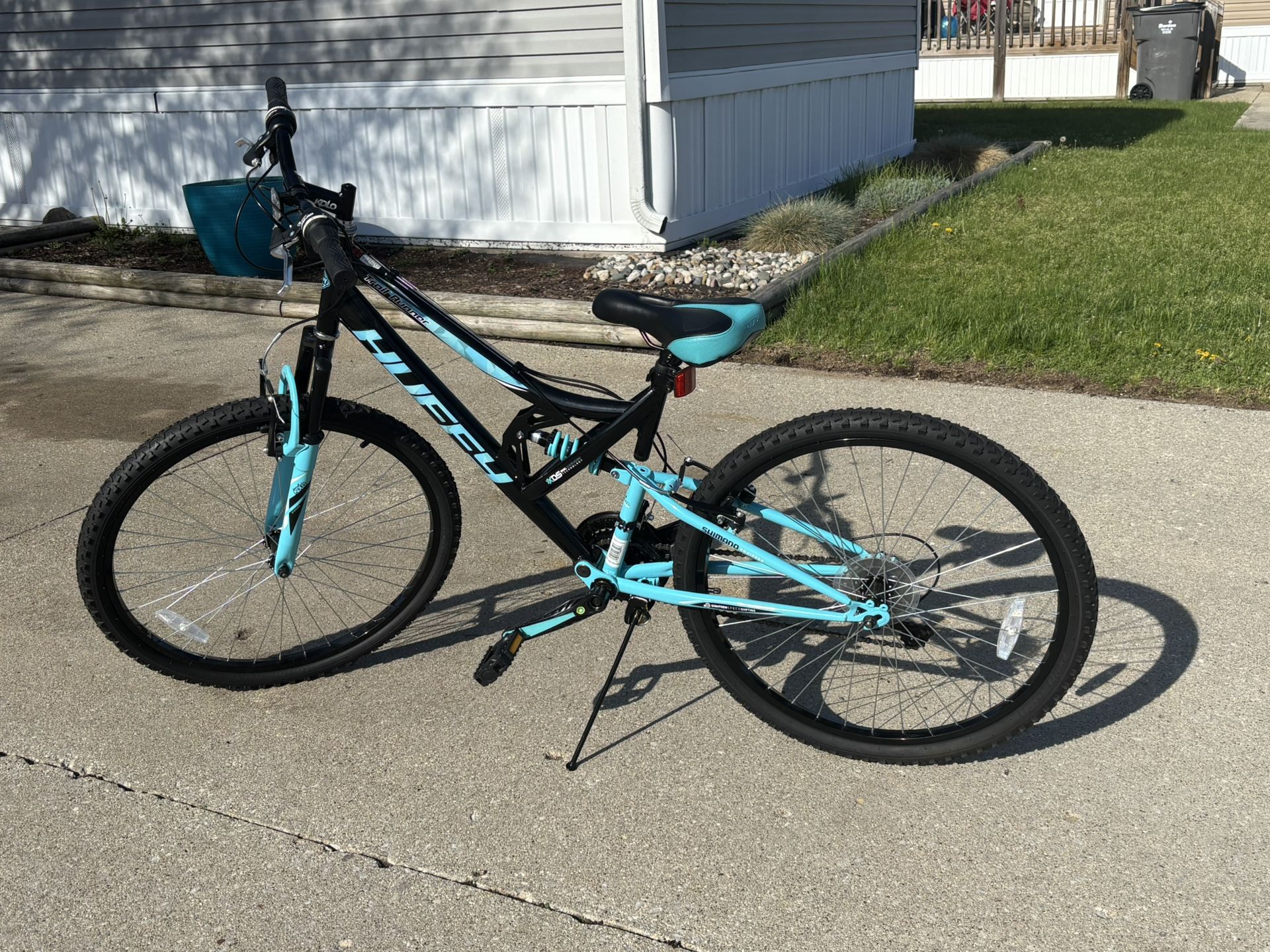 Huffy 26" Trail Runner Mountain Bike Black/Teal - Adult Women's