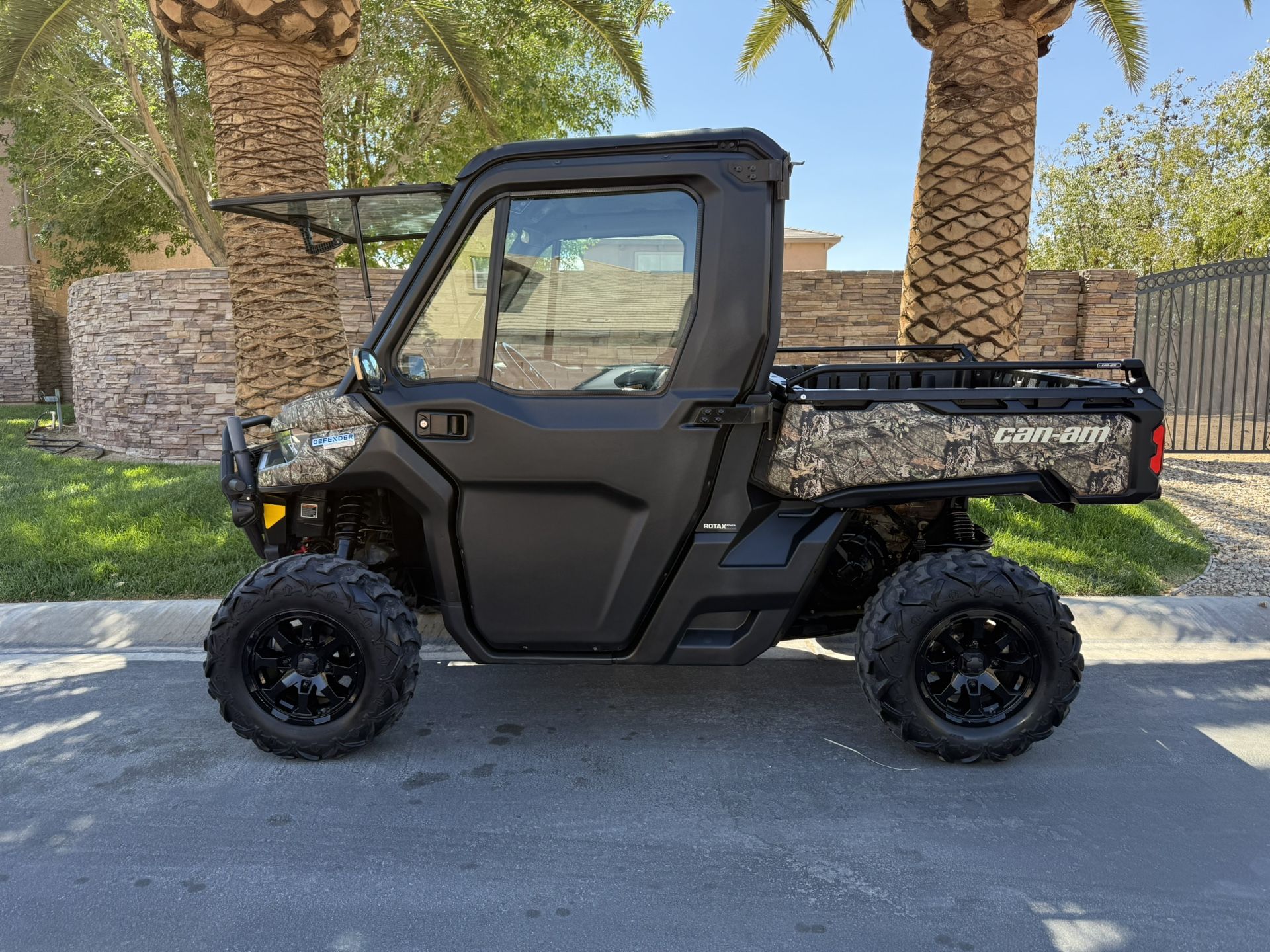 Can Am Defender Limited Hd10 Heater & AC + Lots Of Options Added