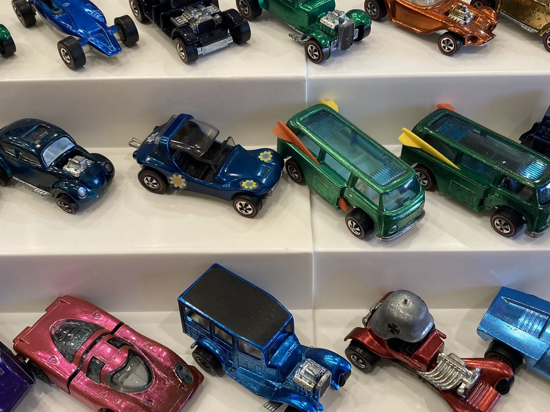 Collector seeking vintage old genuine Hot Wheels red lines 1960s 70s redline hotwheels redlines 