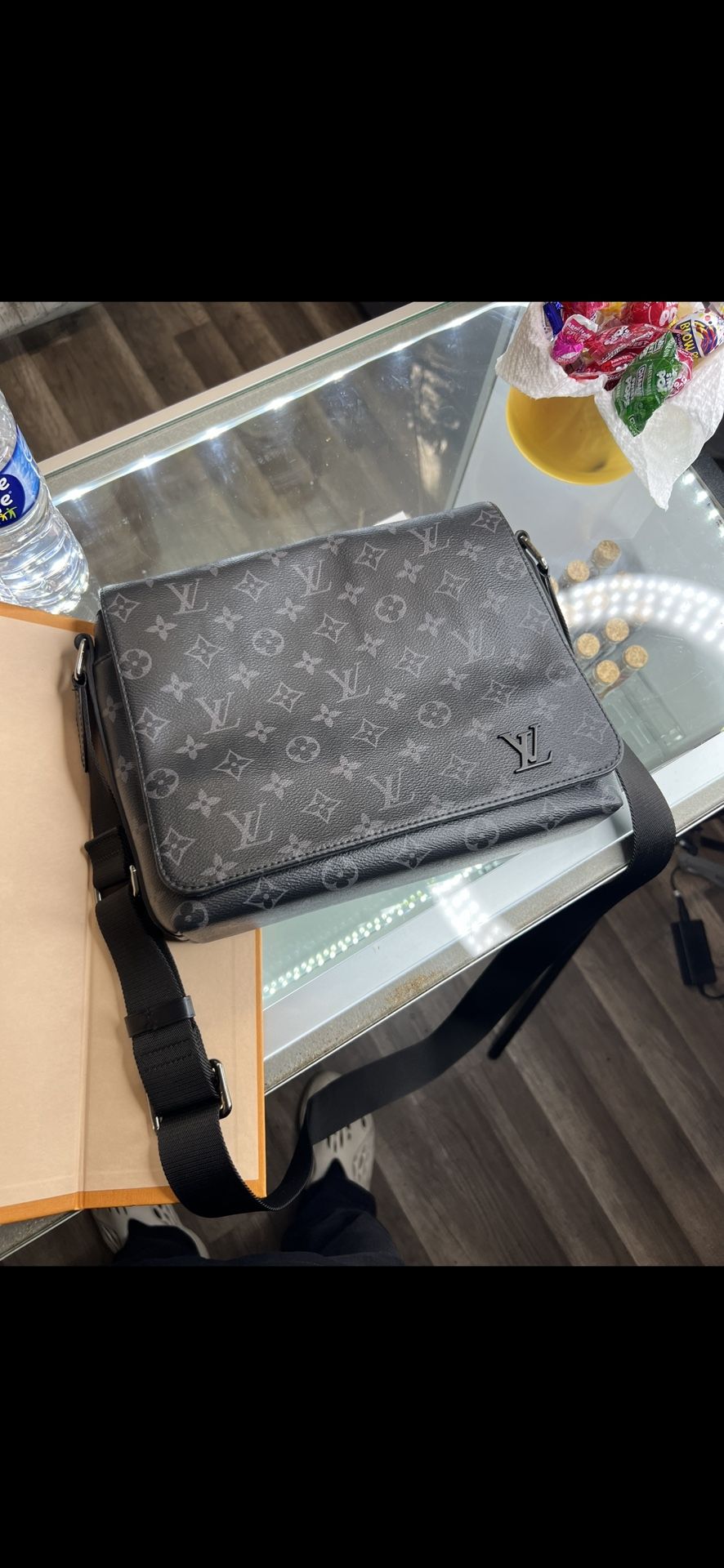 Louis Vuitton Duo Messenger Bag for Sale in San Diego, CA - OfferUp