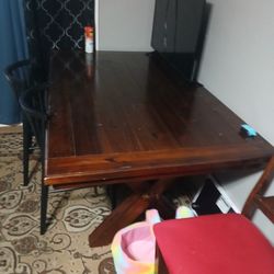 Dinninig Table