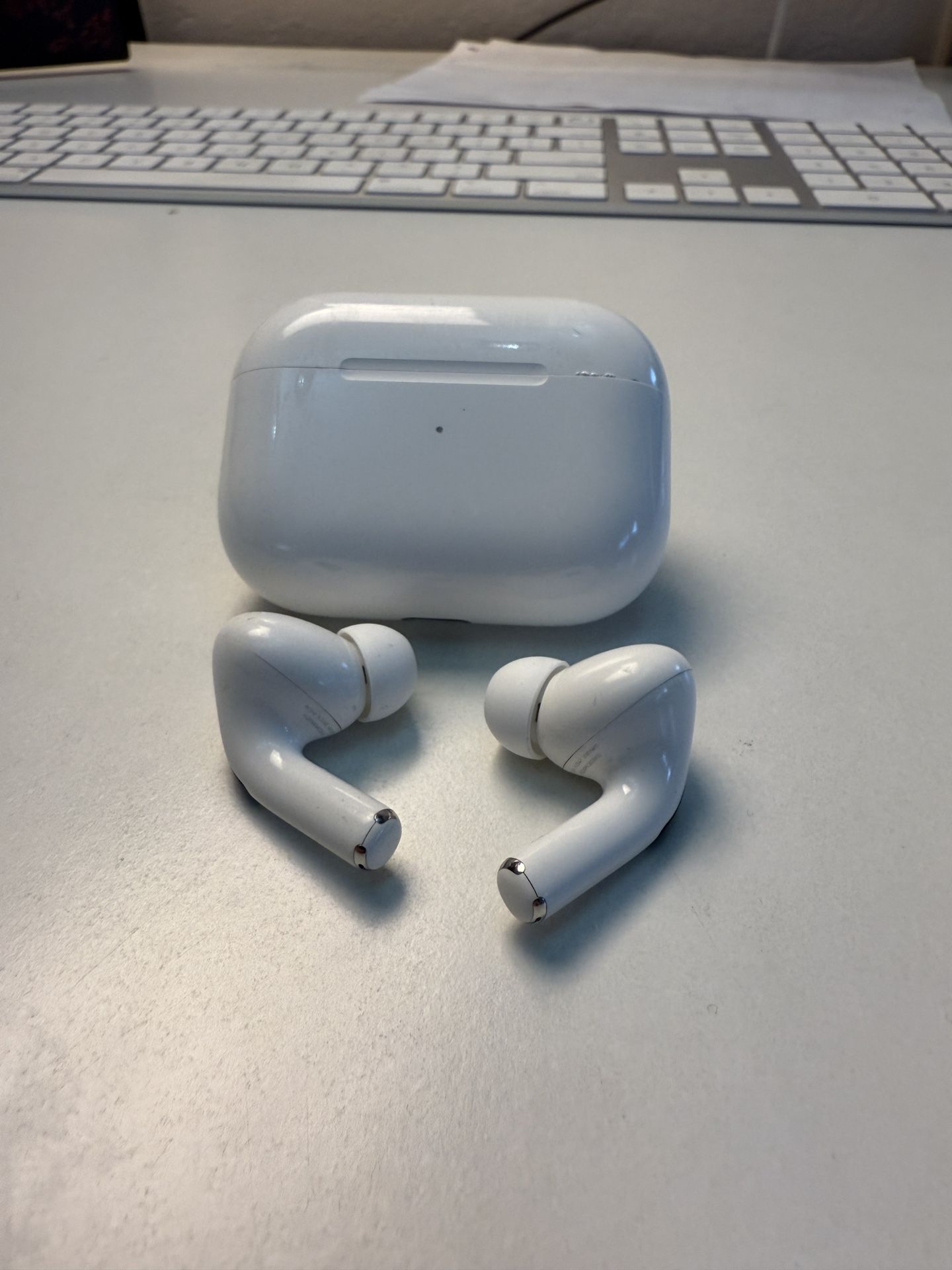 Authentic Apple Airpods Pro 2 