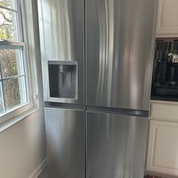 LG Craft Ice Refrigerator CRAFT ICE – PREMIUM MODEL – 27 cu ft – Stainless Steel