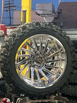 Ram 2500 wheels and tires 22x12 with 35”