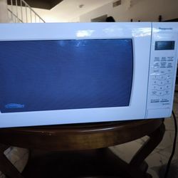 Lightly Used Panasonic Microwave 