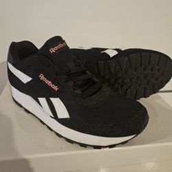 Women's Sneakers 7 1/2