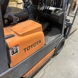 Toyota Forklift Must Sell 