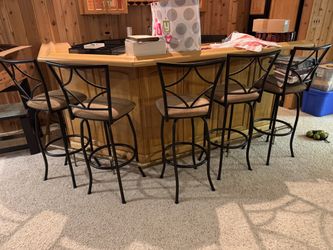 5 Swivel Bar Stools