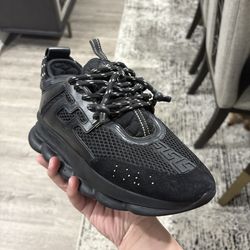 Versace chain reactions