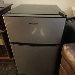 Refrigerator (Mini Fridge With Freezer)
