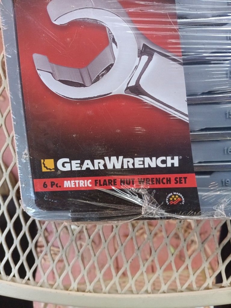 Gearwrench Specalty 6 PC. Metric Flare Nut Wrench Set. . Sku 81906. . . 12 Sizes