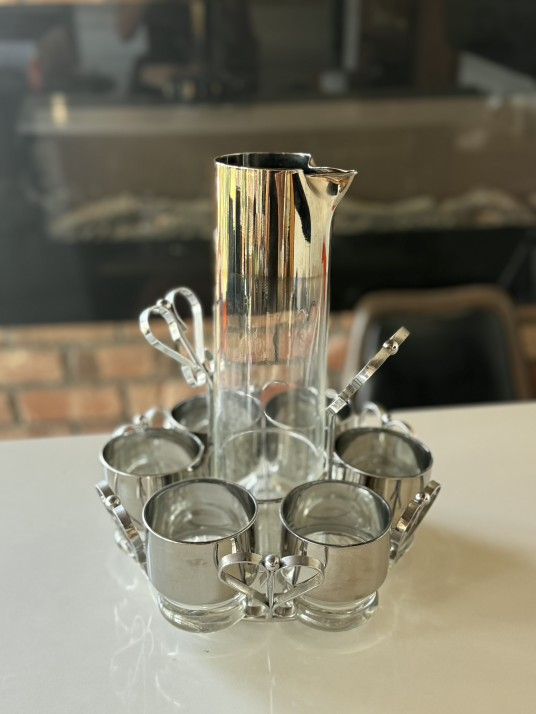 Dorothy Thorps Cocktail Set