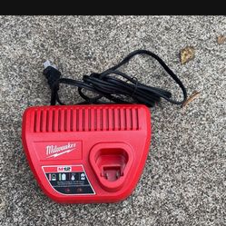 Milwaukee M13 Charger