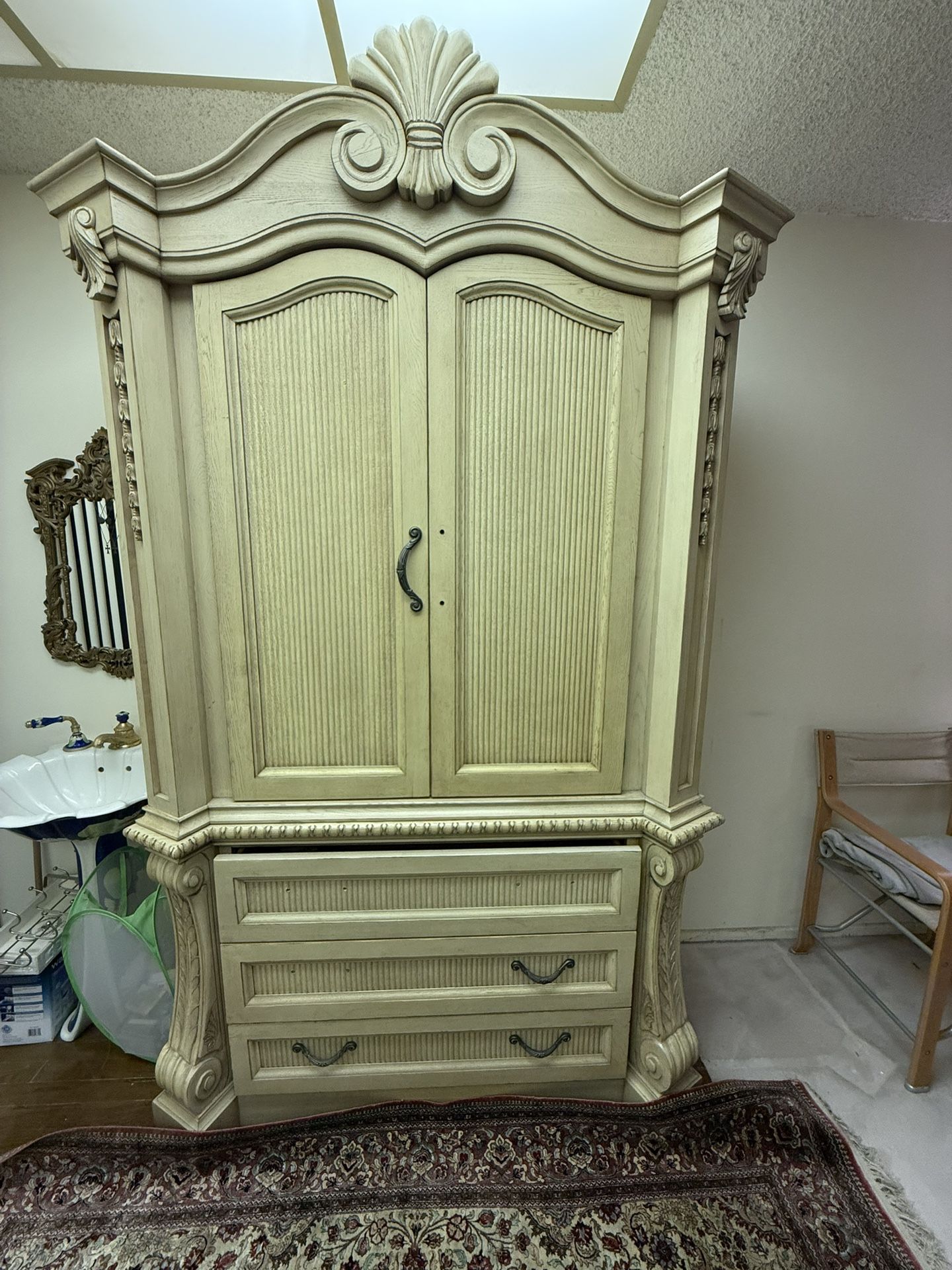 Large Wooden Old English Style Dresser