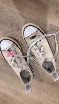Girls converse size 1